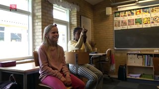 Julie skal tage bussen hjem alene: kaos på banegården i Vejle! | ULTRA ÆGTE |2021| DRTV