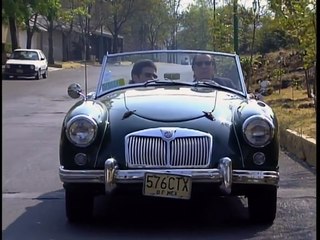 122. Dos Mujeres, Un Camino