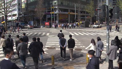 한국인, 집 밖에서 하루 평균 10.3시간...1/4은 이동에 쓴다 / YTN