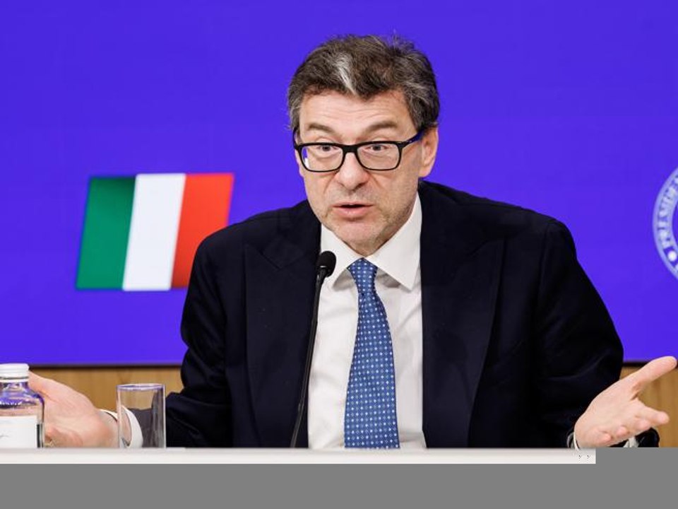 Giorgetti: «Le previsioni per la crescita economica sono state riviste al ribasso»