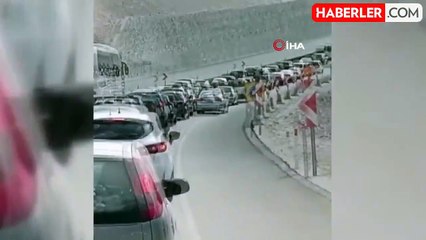 Denizli - Antalya karayolunda bayram trafiği yaşanıyor