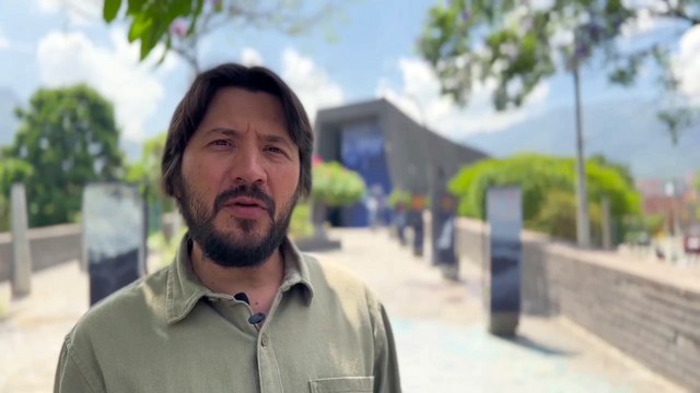 Conmemoración Día Nacional de las Víctimas del conflicto armado. *Declaraciones:* director del Museo Casa de la Memoria, Luis Eduardo Vieco Maya