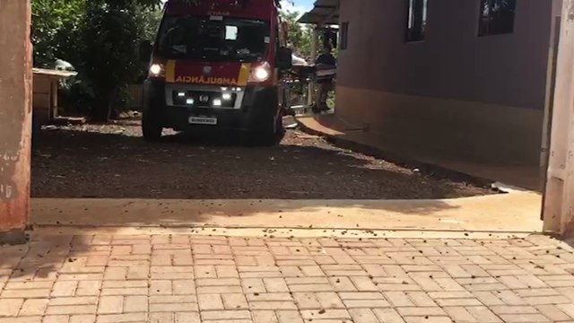 Idoso é socorrido após sofrer queda em residência no Brasmadeira