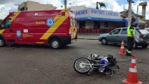 Dois ficam feridos em acidente entre moto e carro no São Cristóvão
