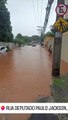 VÍDEO: Chuva transforma rua em rio e deixa carros 'submersos' em bairro de Salvador; assista