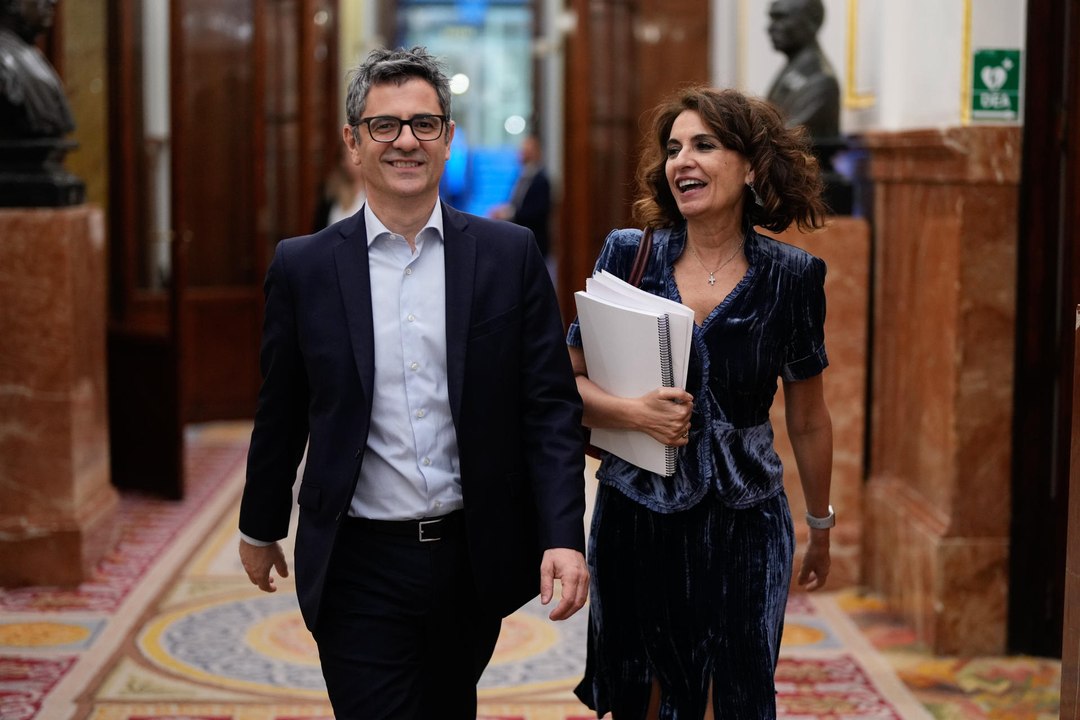 Montero vaticina que Puigdemont tendrá que dejar la política porque Illa ganará el 12M