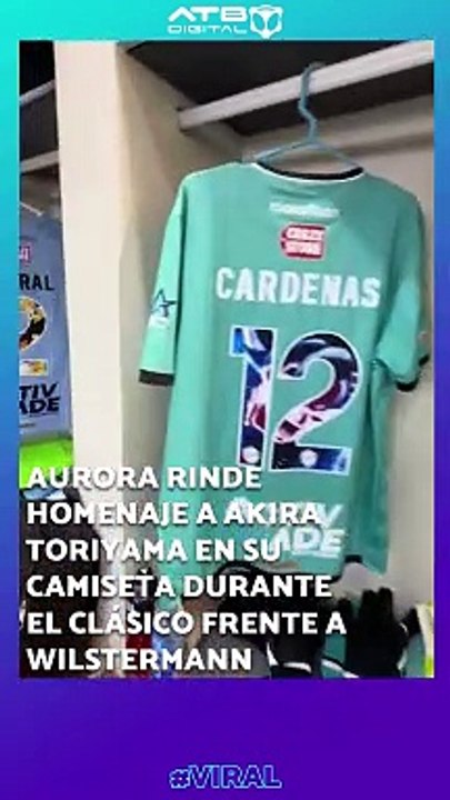 ¡El Club Aurora en honor a Akira Toriyama!  Mira cómo lucieron cómics de Dragon Ball en su camiseta celeste durante el clásico contra Wilstermann en el torneo Apertura. ¡Una celebración épica en el estadio Félix Capriles de Cochabamba!