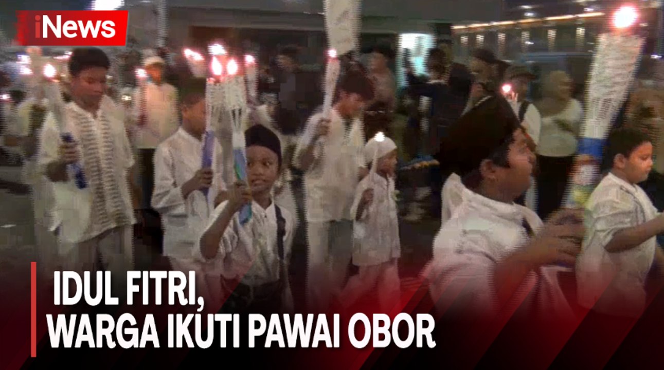 Rayakan Idul Fitri, Ratusan Warga Ikuti Pawai Obor Keliling Masjid Istiqlal