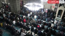 Diyarbakır'da vatandaşlar bayram namazı için Ulu Cami'ye akın etti