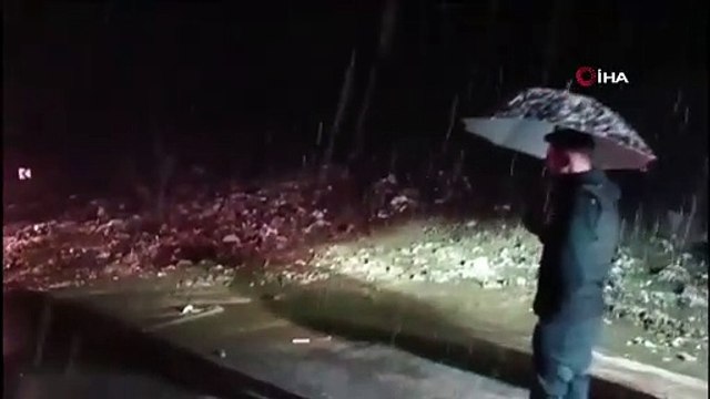 Yüksekova-Van karayolunda heyelan: Yol trafiğe kapandı