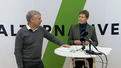 Uffe Elbæk præsenterede sit nye parti | 27 November 2013 | DR