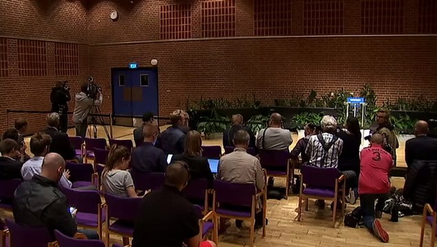 Se hele Løkkes pressemøde efter syv timer langt krisemøde i partiet | 4 Juni 2014 | DR