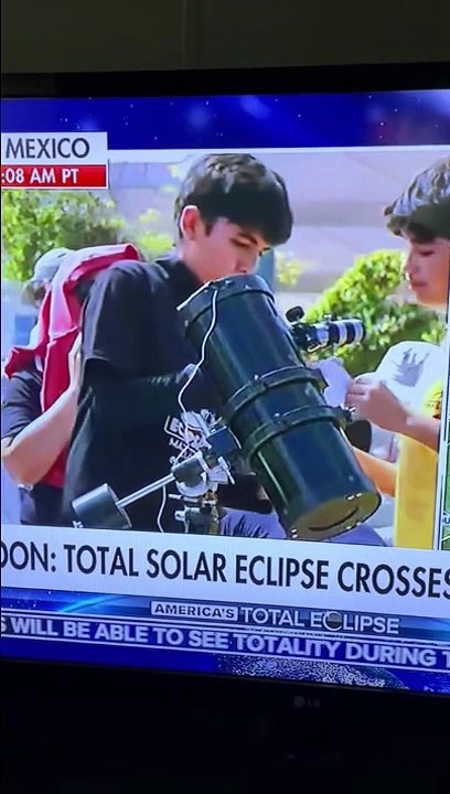 Il se rappellera longtemps de l'éclipse... surtout sa joue