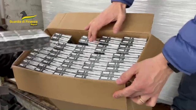 Sequestrate a Napoli 1,2 tonnellate di bionde di contrabbando