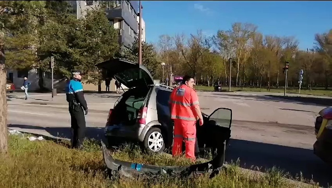 Aparatoso accidente en Burgos entre el bulevar y la subida a Cortes