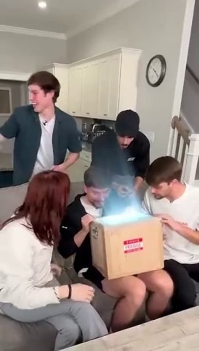 Unboxing 200 Million Subscribe Button