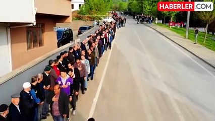 Bursa'da Cerrah Mahallesi'nde Binlerce Kişi Toplu Bayramlaşma Yaptı