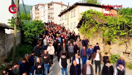 Mahallede 1 kilometrelik bayramlaşma kuyruğu