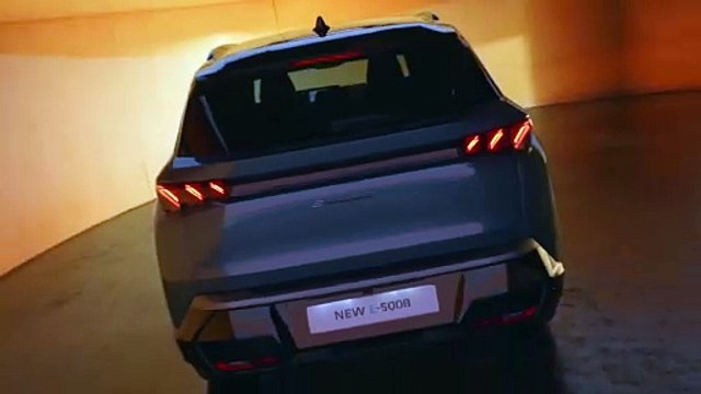 Peugeot e-5008