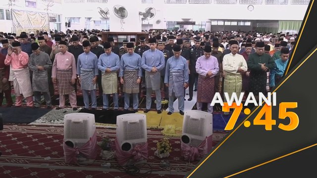 Al-Sultan Abdullah tunai solat sunat Aidilfitri di Temerloh