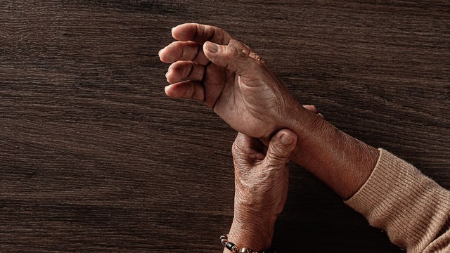 Más de mil personas padecen Parkinson en Panamá