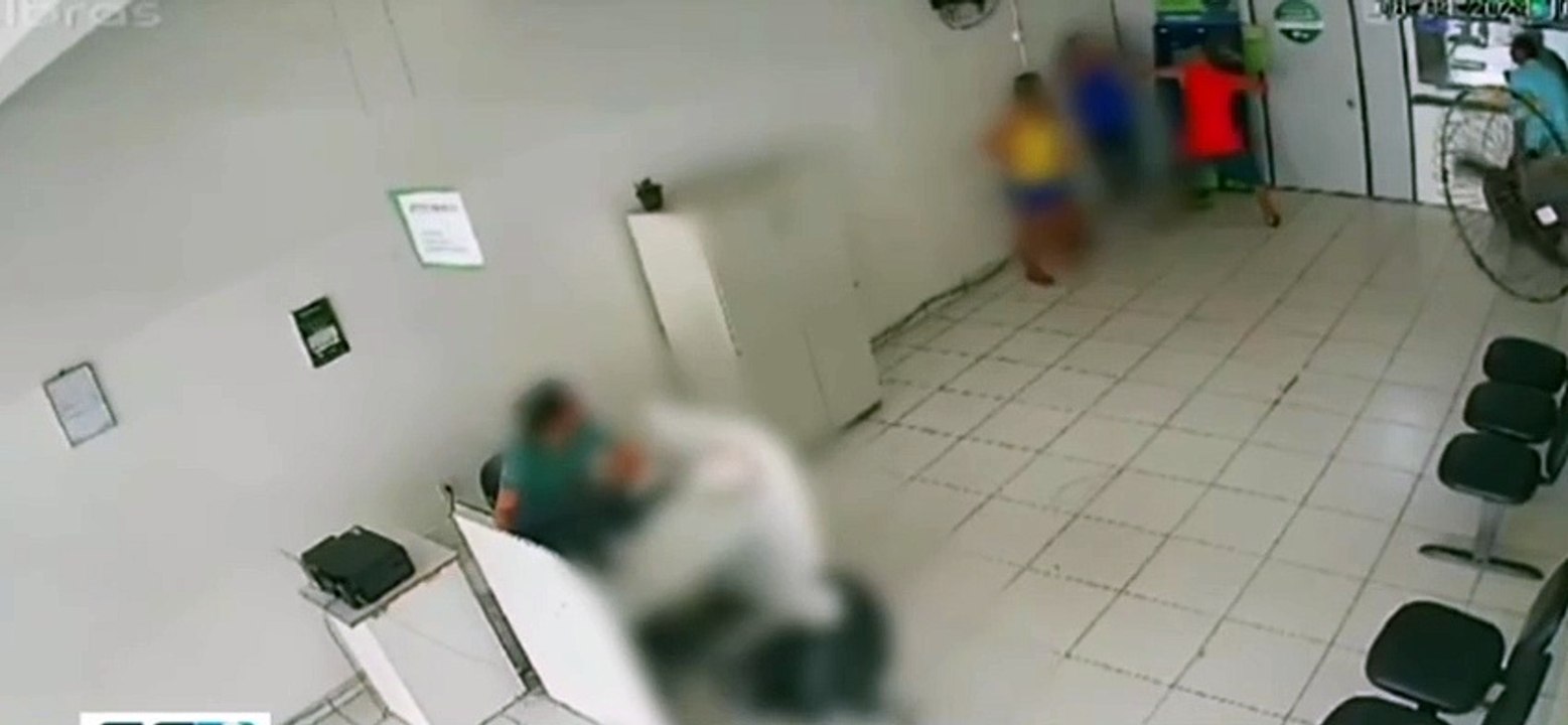 Funcionária de ponto bancário é agredida por cl...