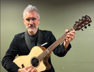 Curtis Stigers' Excitement Over Titanic Guitar Gift 🎸