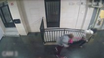 Roba el bolso a una anciana y la tira al suelo en Murcia