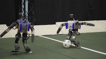 Los robots utilizan el fútbol para acercarse a los humanos: más rápidos, más ágiles y más estables