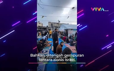 Warga Gaza Khusyuk Laksanakan Salat Id di Reruntuhan