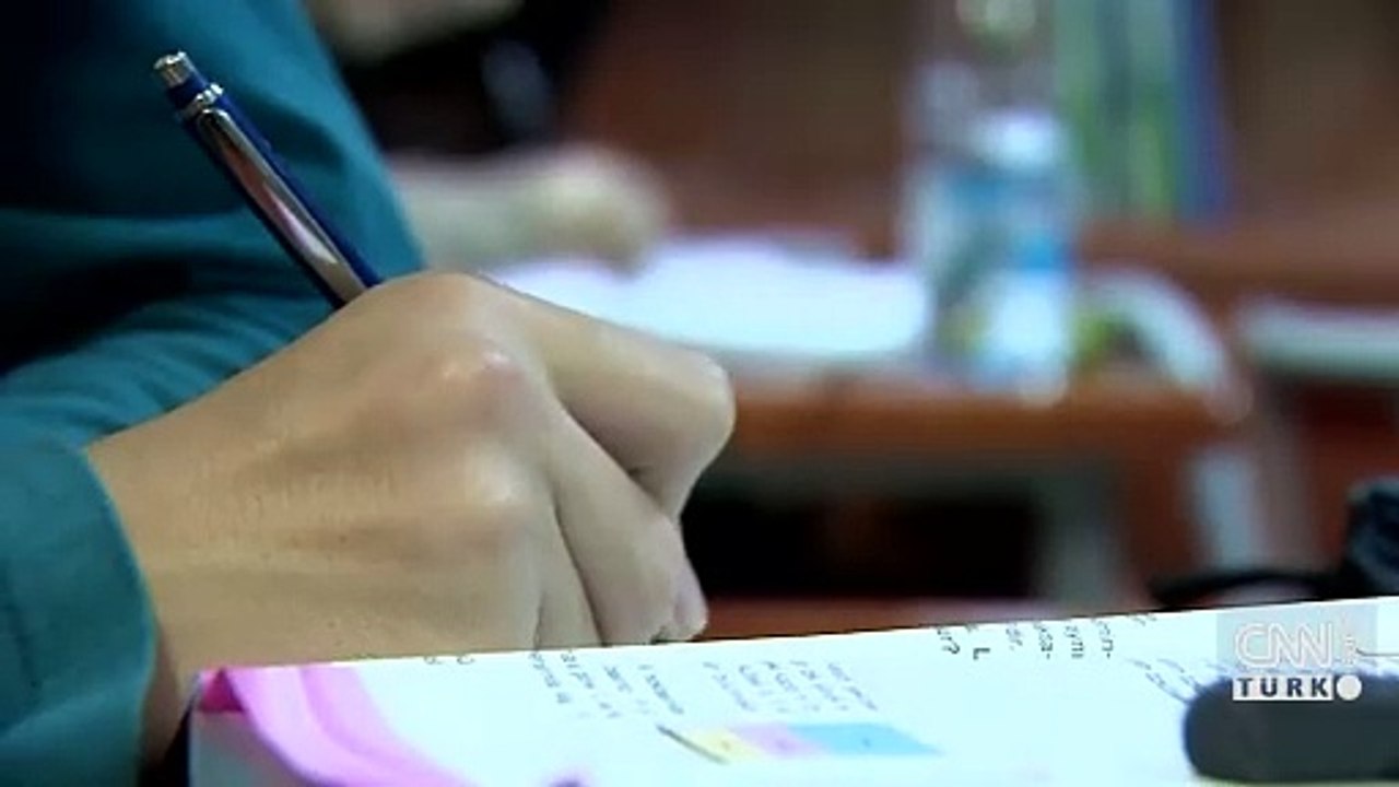 MEB'in ücretsiz ders kitapları atık kağıda dönüşüyor
