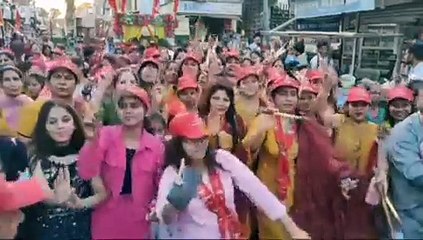 ‘जेखें झूलन जो मिलयो प्यार, आहे खुशहाल...ऊहो हथ मथे करे‘