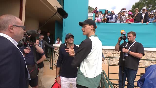 Monte Carlo - Quand Carlos Sainz vient féliciter Jannik Sinner