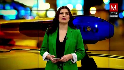 Manifestantes bloquean con flores avenida 20 de Noviembre en CdMx