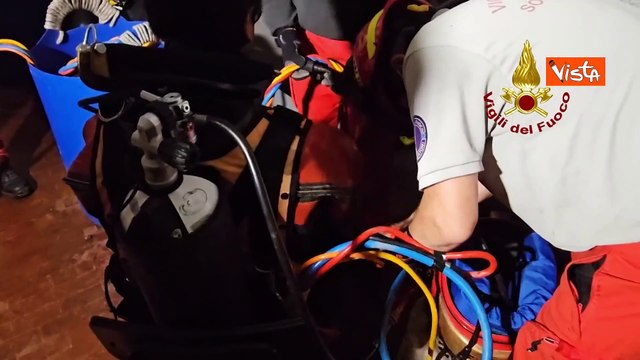 Esplosione Suviana, ispezioni dei Vigili del Fuoco e sommozzatori al lavoro