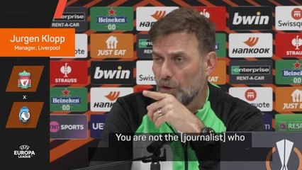 Télécharger la video: 'I take that apology' - Klopp questions Dutch reporter over Henderson interview