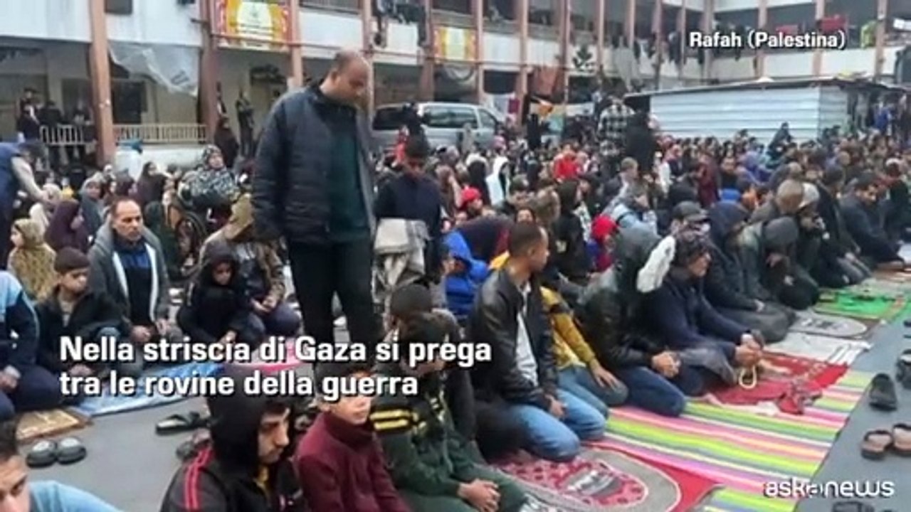 Eid al-Fitr, i fedeli islamici di tutto il mondo celebrano la fine del Ramadan