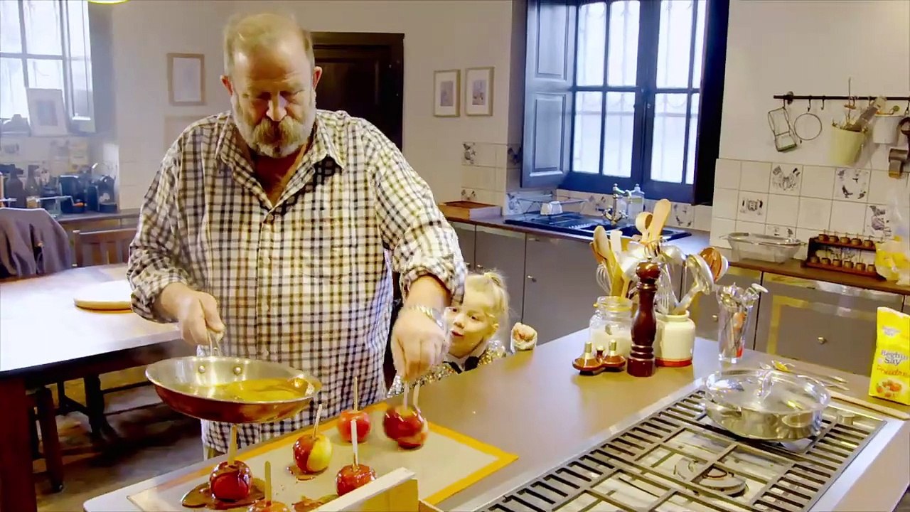 Château DIY Saison 1 - TRAILER | Escape to the Chateau: DIY | Weekdays at 4pm Channel 4 (EN)