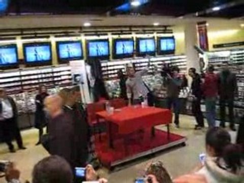 M.Pokora Dédicace Lyon Virgin 02.04.08