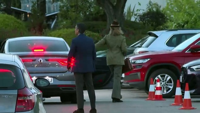 La infanta Elena muestra seriedad absoluta en su visita a la reina Sofía en la Ruber