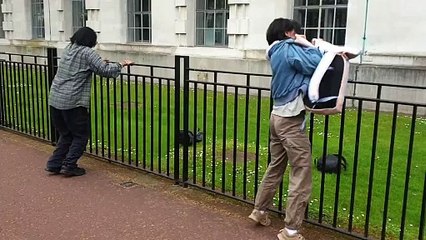 Ativistas pró-Palestina vandalizam Ministério da Defesa britânico