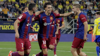 Enrique reluctant to discuss subdued Mbappé after Barca beat PSG