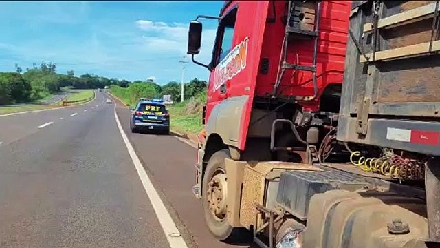 Bitrem com 500 mil cigarros contrabandeados avaliados em R$ 3 mi é apreendido e condutor é preso