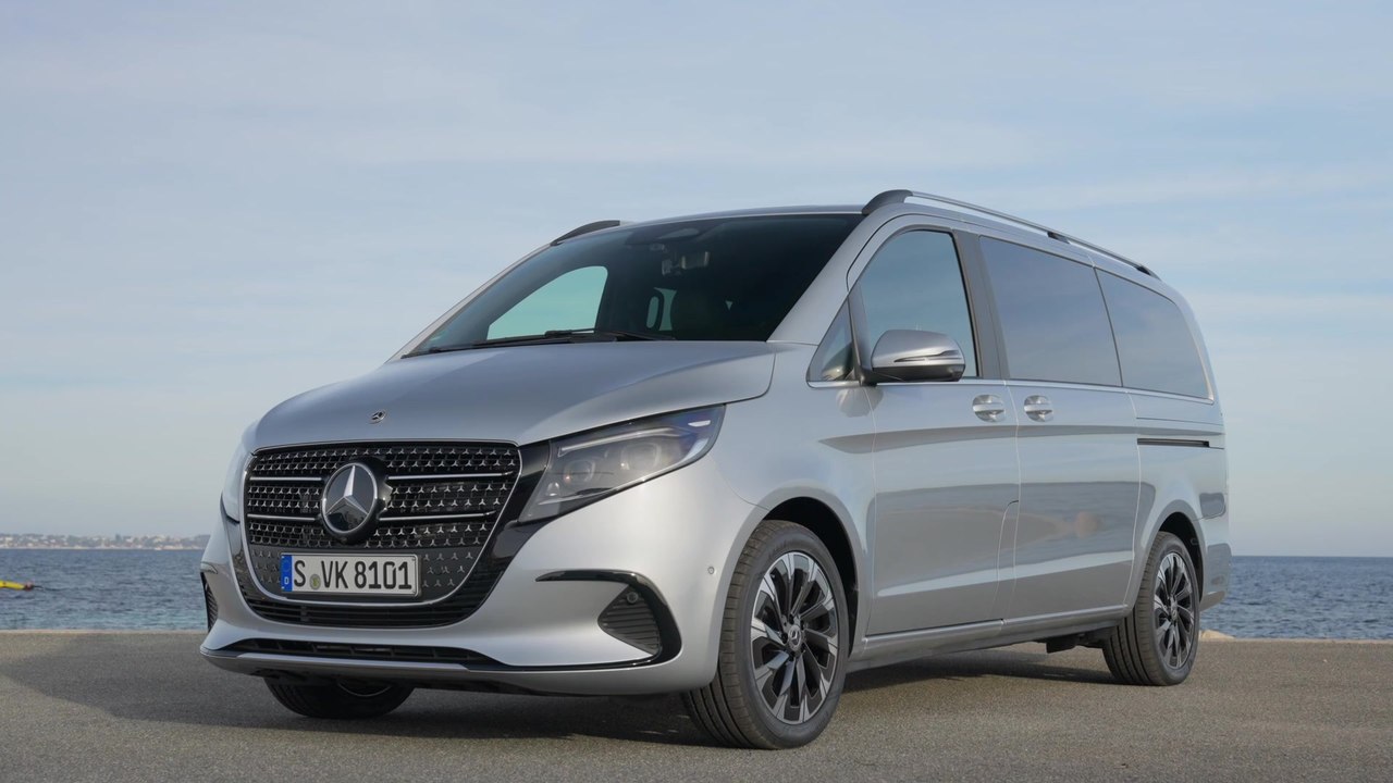 The new Mercedes-Benz V-Class AVANTGARDE Exterior Design in Hightech silver metallic