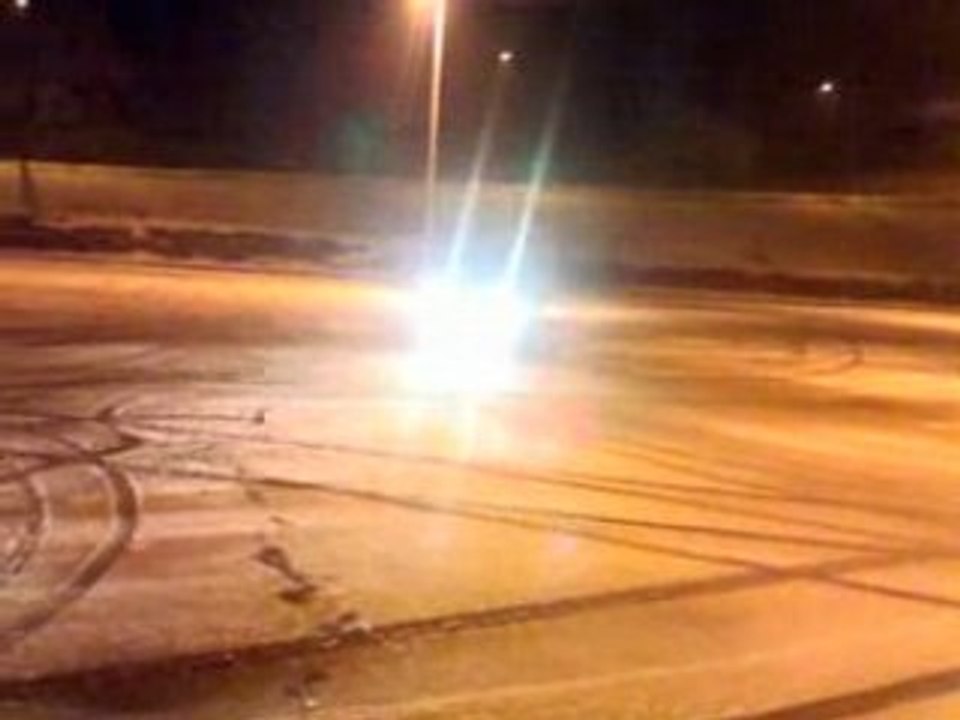 drift clio parking eneigé leger Clio