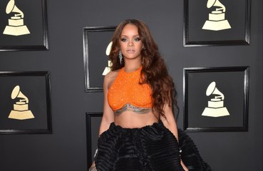 Rihanna will sich die Brüste machen lassen
