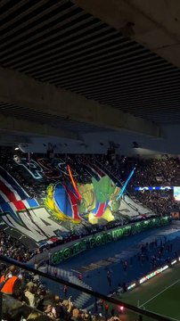 Le magnifique #tifo du #ParcdesPrinces lors du #match du #PSG contre #Barcelone #auteuil #boulogne #supporters