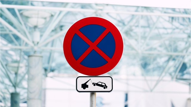 Un couple ne peut plus sortir sa voiture depuis qu’une place de parking a été installée devant chez eux