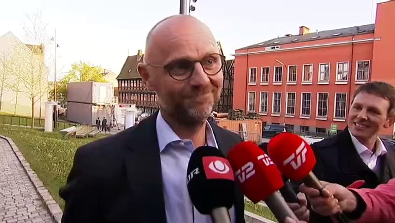 Se Henrik Qvortrup sige ingen kommentarer 10 gange |2014| DR