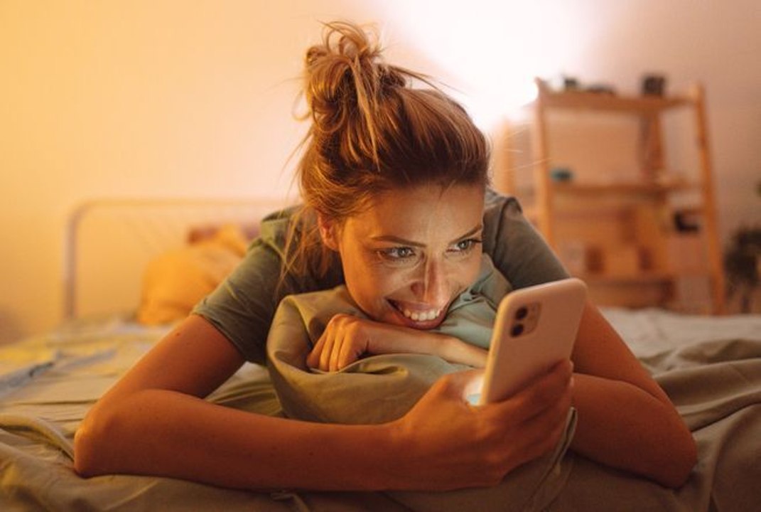 Contre toute attente, ce type de relation amoureuse nous rendrait plus heureux, selon une étude